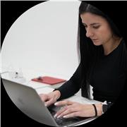 Docente di inglese offre lezioni di inglese a livello scolastico o professionale